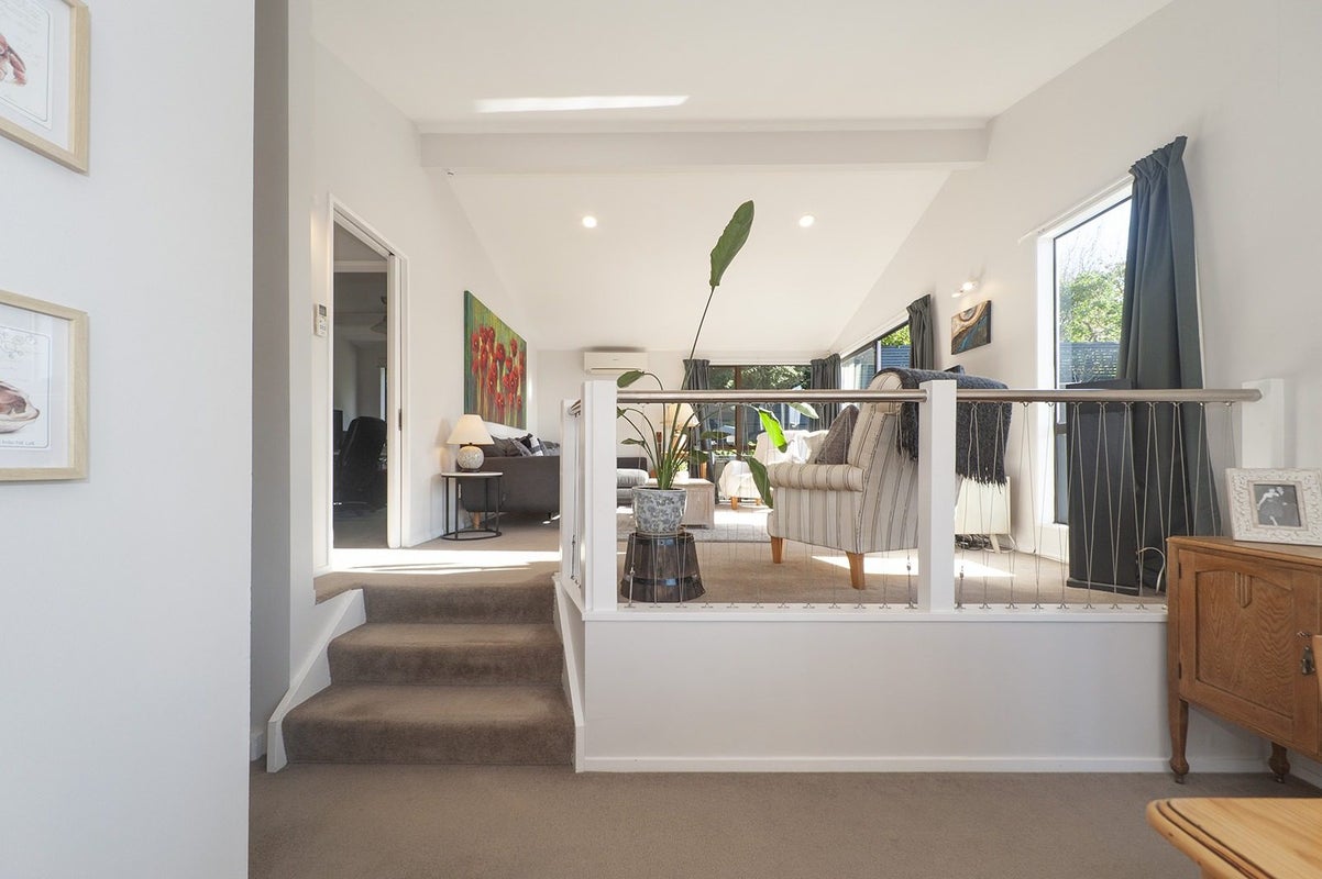 84A Strathmore Avenue, Strathmore Park, Wellington - Carousel 1