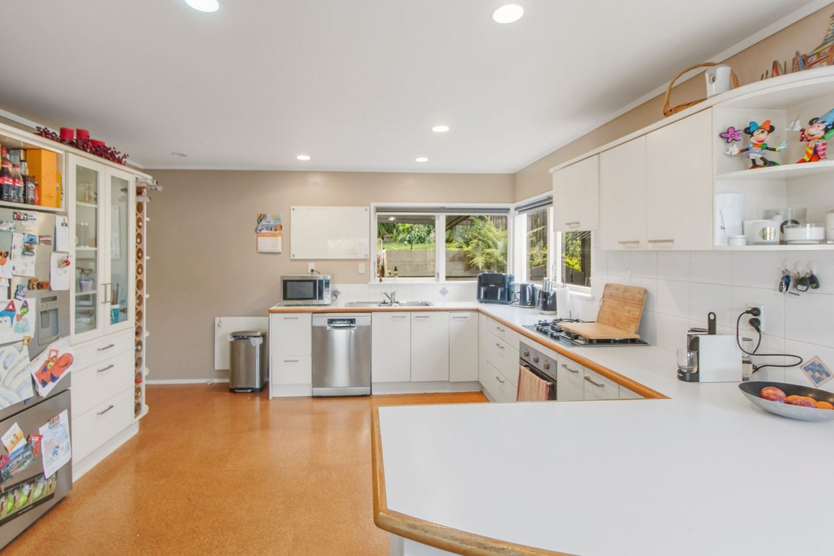 46 Gibbs Crescent, Red Hill, Papakura - Carousel 2