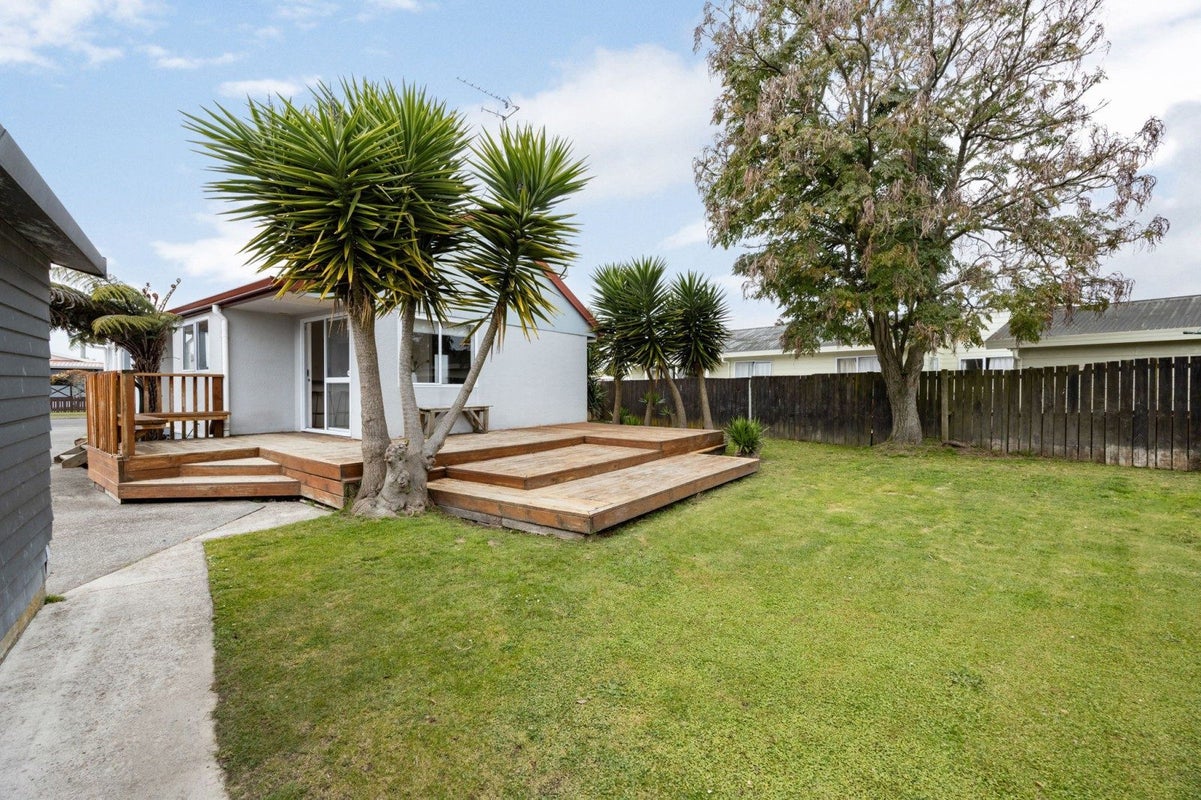 6 Kentucky Crescent, Nawton, Hamilton - Carousel 1
