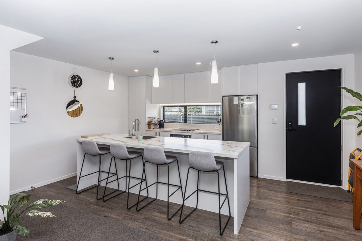 2/38 Wildberry Street, Woolston, Christchurch - Carousel 2