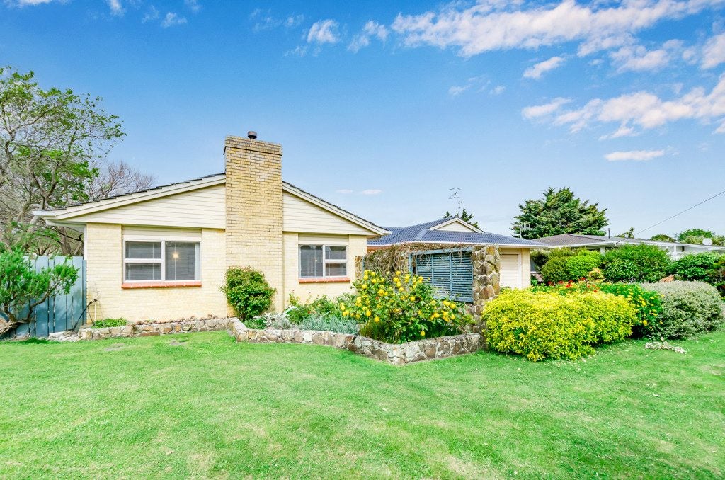 38 Alexander Road, Raumati Beach, Paraparaumu - Carousel 2