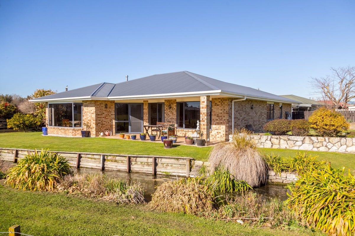 24 Timms Place, Kuripuni, Masterton - Carousel 15