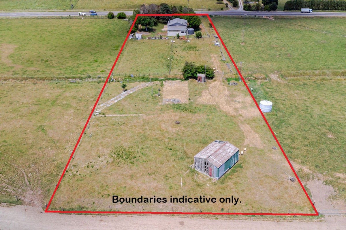 76330 State Highway 2, Matamau - Carousel 33
