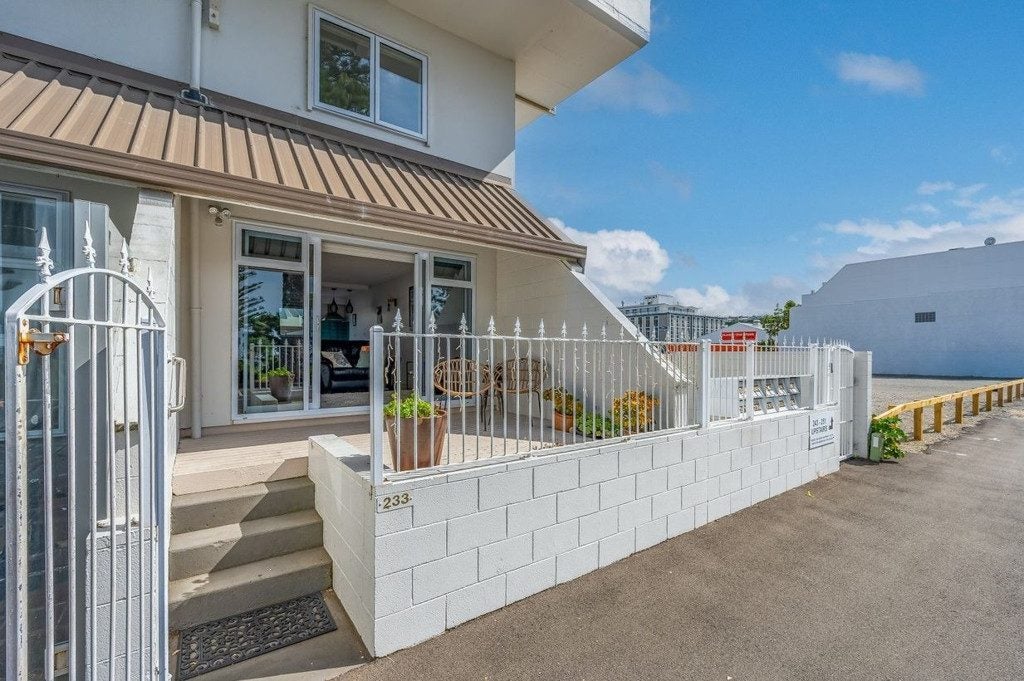 233 Marine Parade, Napier South, Napier - Carousel 2