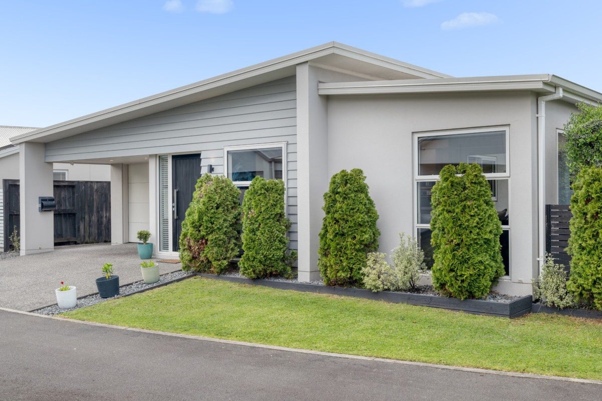 11 Aubrey Way, Brookfield, Tauranga - Carousel 1