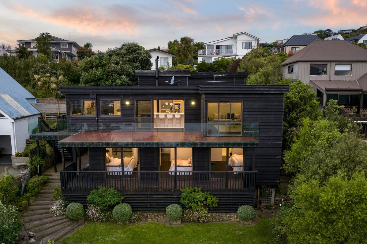 4 Hobday Lane, Mount Pleasant, Christchurch - Carousel 1