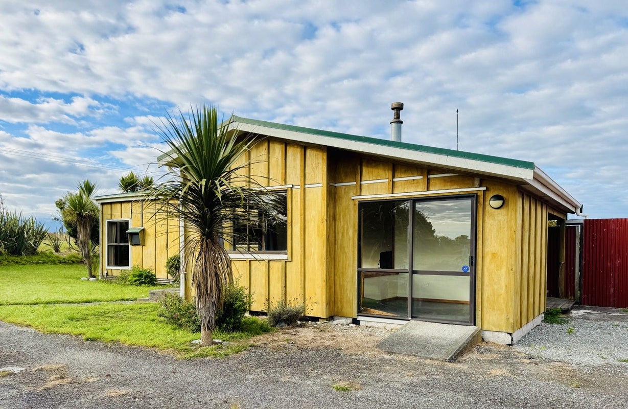 694 Ruatapu Road, Hokitika - Carousel 11