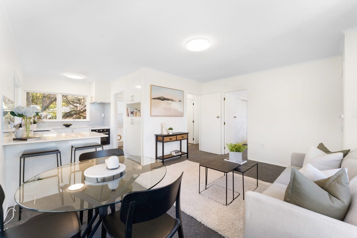2/14 Kapiti Place, Sunnynook, Auckland - Carousel 2