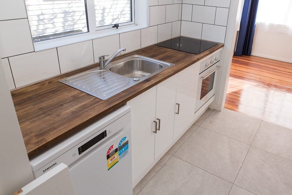 25 Handyside Street, Tawa, Wellington - Carousel 2