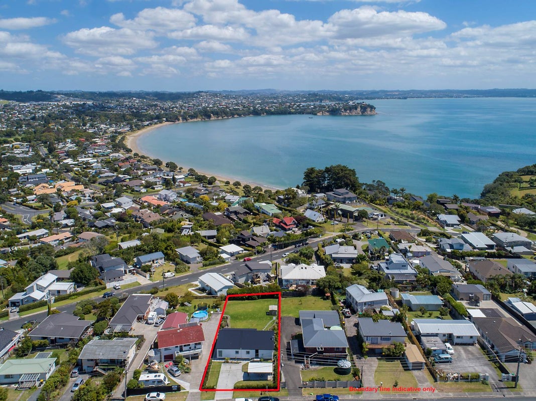 1004 Whangaparaoa Road, Matakatia, Whangaparaoa - Carousel 1