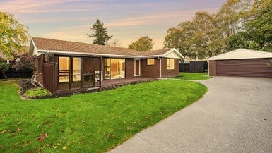 31 Solomon Avenue, Redwood, Christchurch - Carousel 1