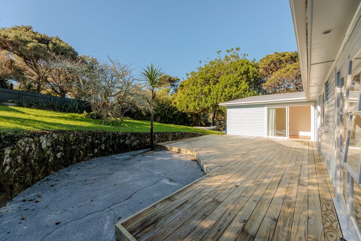 1 Keith Smith Avenue, Beach Haven, Auckland - Carousel 24