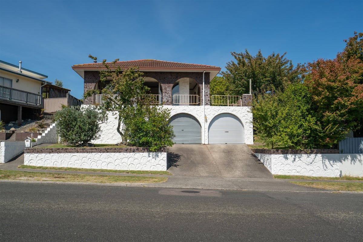 28 St James Street, Richmond Heights, Taupo - Carousel 1