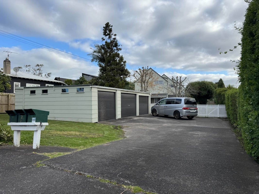 2/42 Fir Street, Waterview, Auckland - Carousel 19