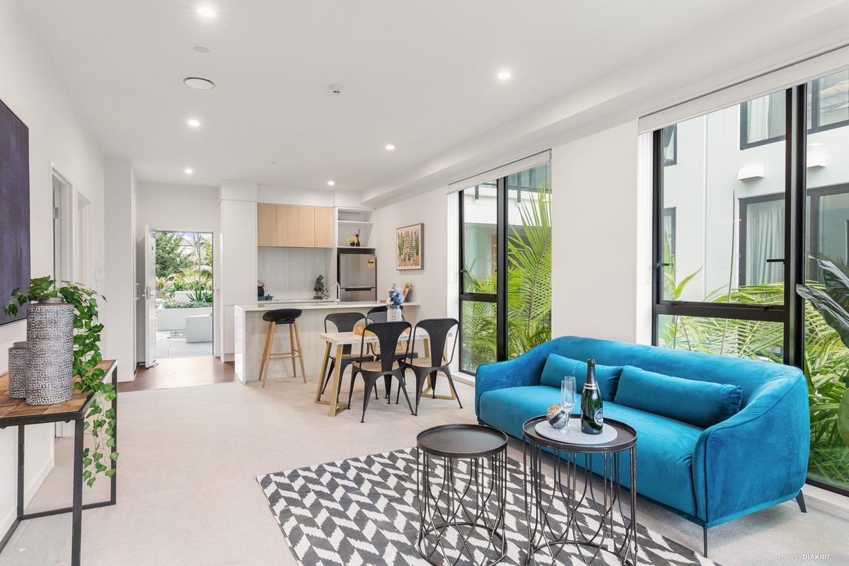 210/14 Edgerley Avenue, Newmarket, Auckland - Carousel 2
