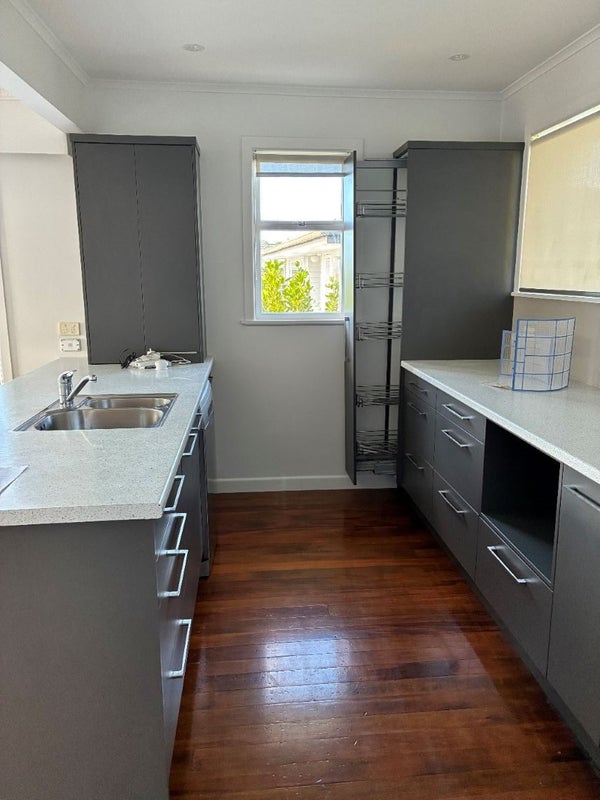 1C Pembroke Crescent, Glendowie, Auckland - Carousel 2