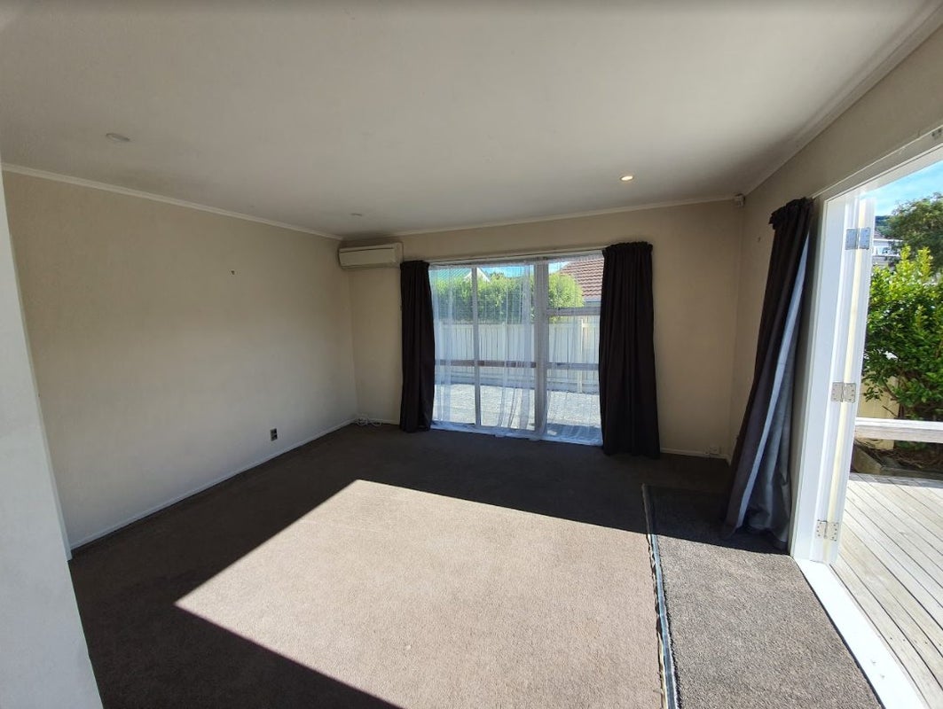 5A Roband Crescent, Brown Owl, Upper Hutt - Carousel 2