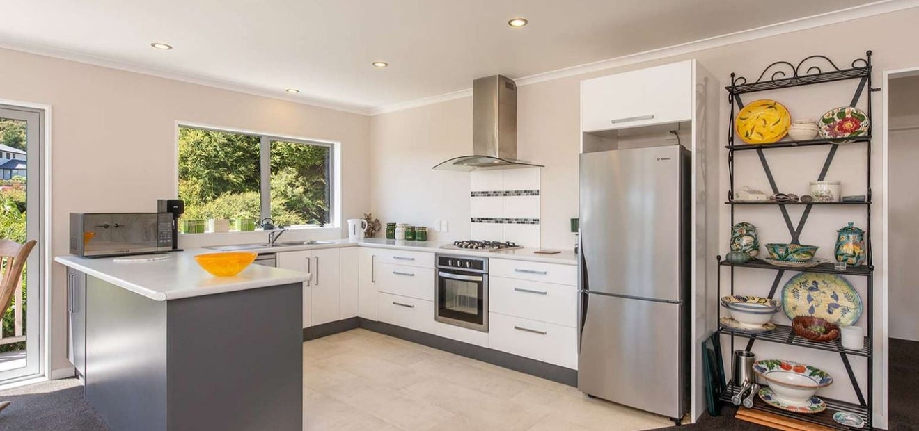 8 Maritime Way, Whitby, Porirua - Carousel 1