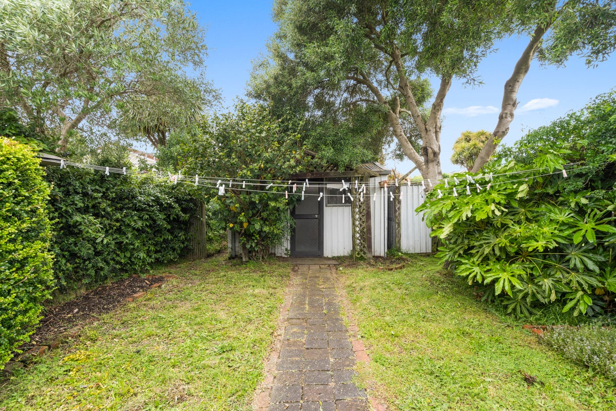 84 Cuba Street, Petone, Lower Hutt - Carousel 15