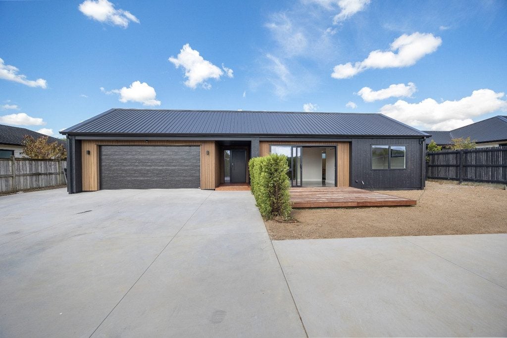 23 Robert Might Road, Kumeu - Carousel 1