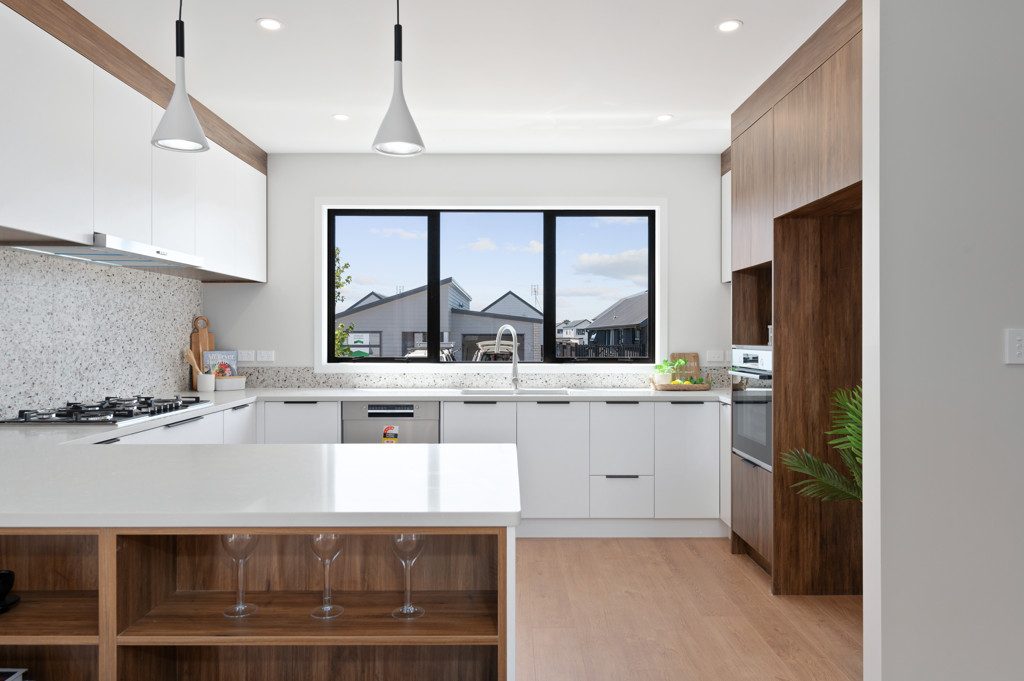 39 Earp Crescent, Chartwell, Hamilton - Carousel 2