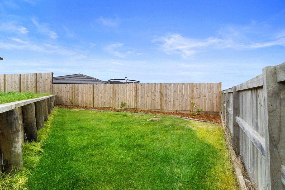 8 Waitihi Way, Rototuna North, Hamilton - Carousel 18