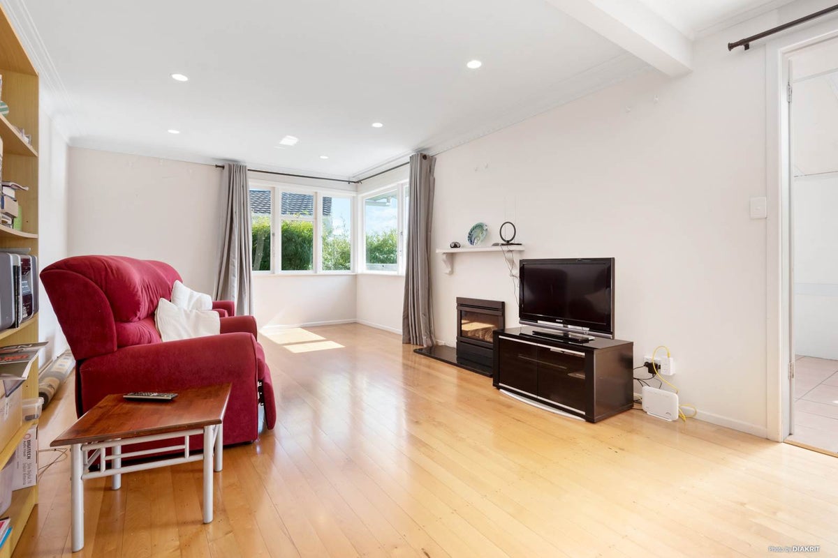 6 Maunder Place, New Lynn, Auckland - Carousel 2