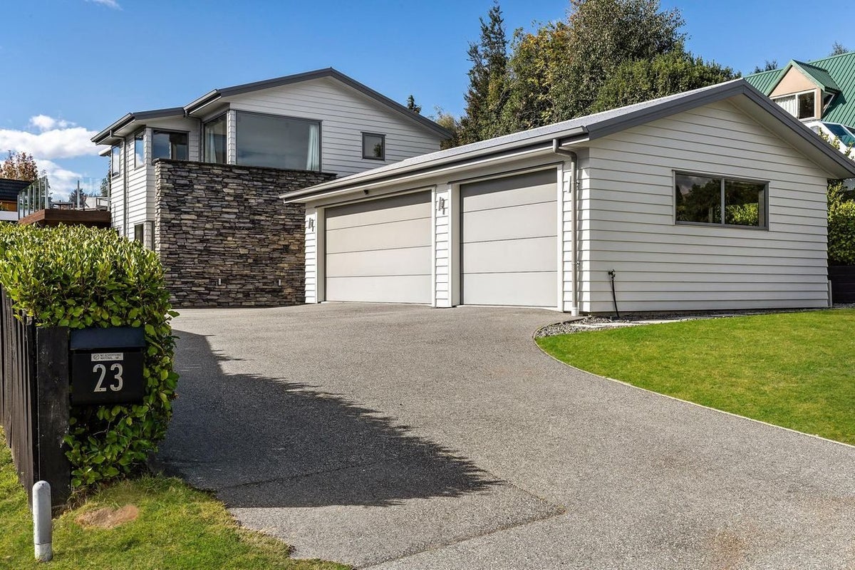23 Cedar Drive, Kelvin Heights, Queenstown - Carousel 2