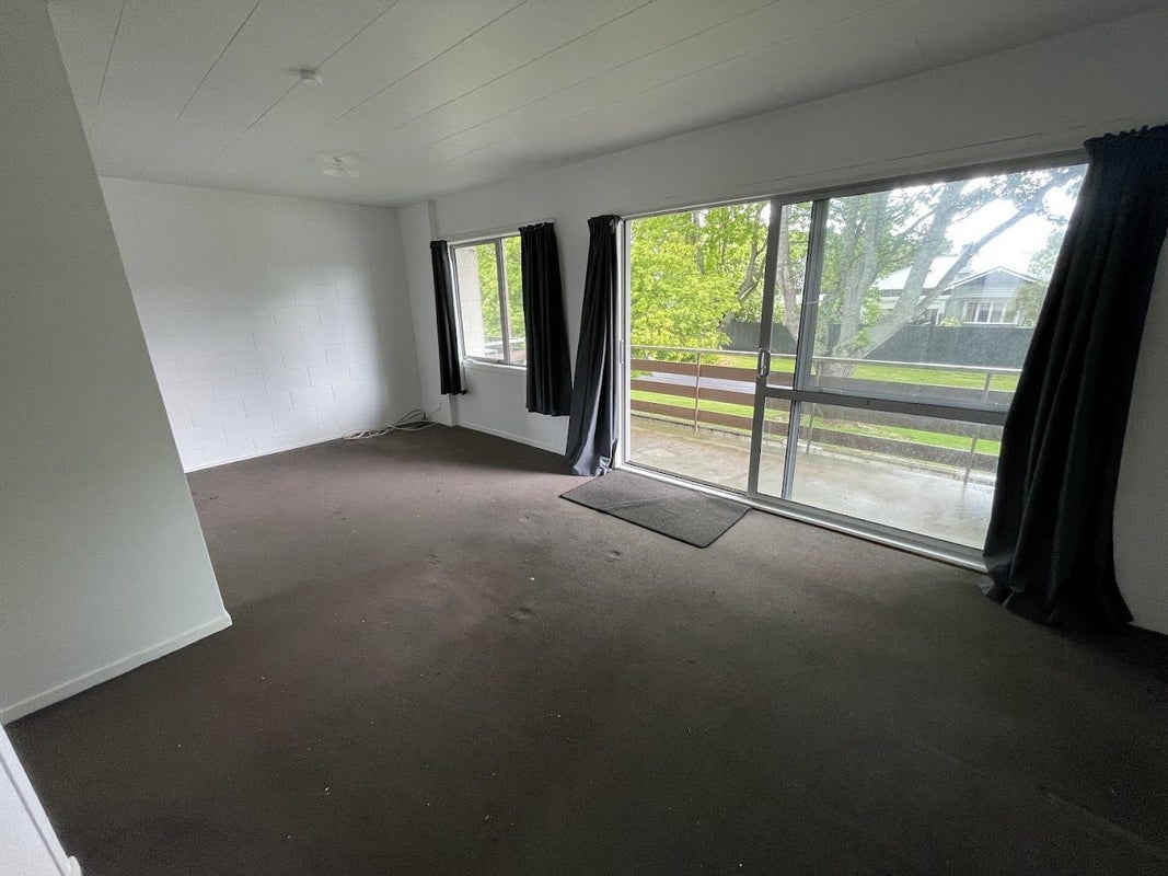 4/16 Thames Street, Claudelands, Hamilton - Carousel 1