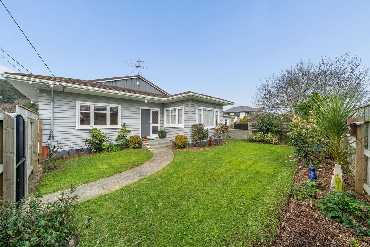 204 Waiwhetu Road, Waterloo, Lower Hutt - Carousel 2