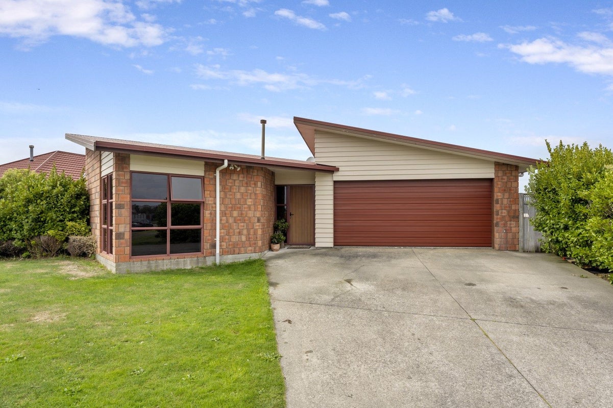 52 Geneva Terrace, Kelvin Grove, Palmerston North - Carousel 1