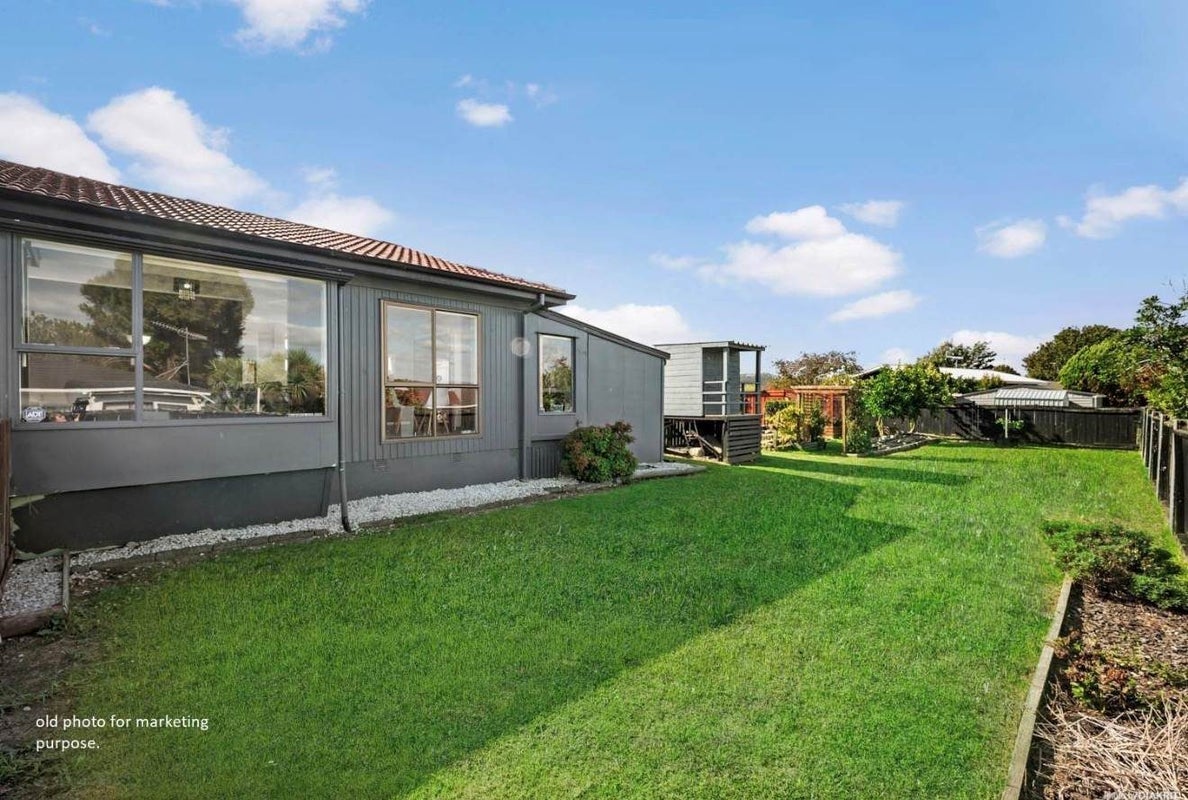 64 Hyperion Drive, Randwick Park, Auckland - Carousel 2
