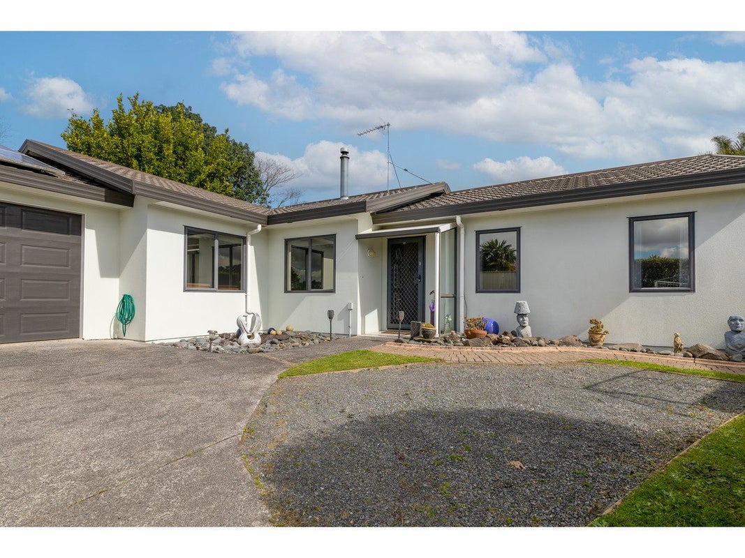 48 Zefiro Drive, Massey, Auckland - Carousel 1