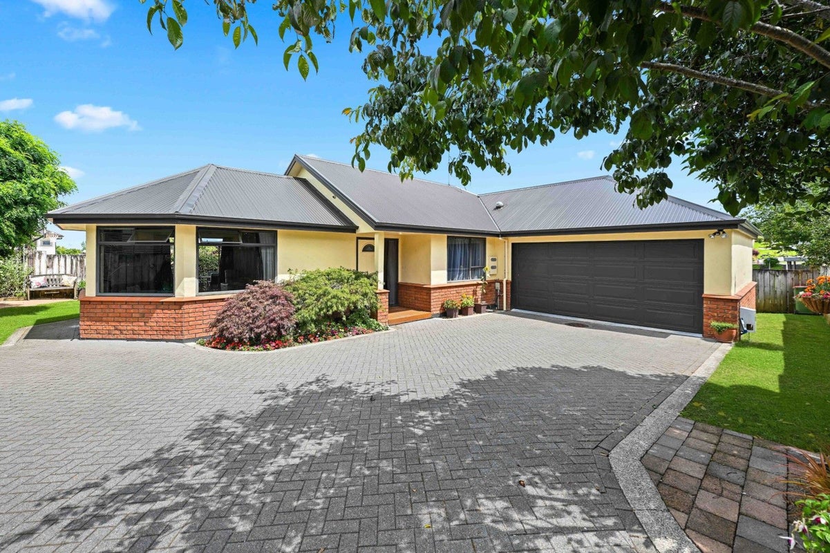 111A Poaka Avenue, Dinsdale, Hamilton - Carousel 1
