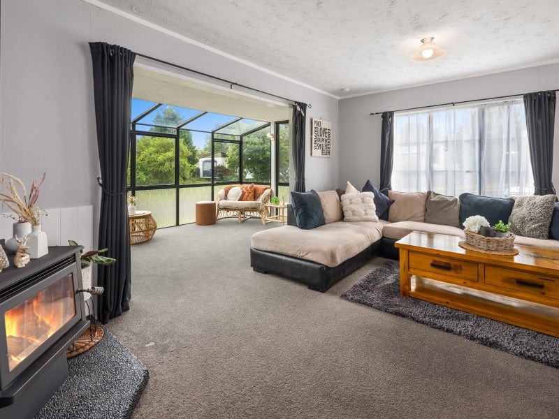 9 Milton Grove, Owhata, Rotorua - Carousel 2