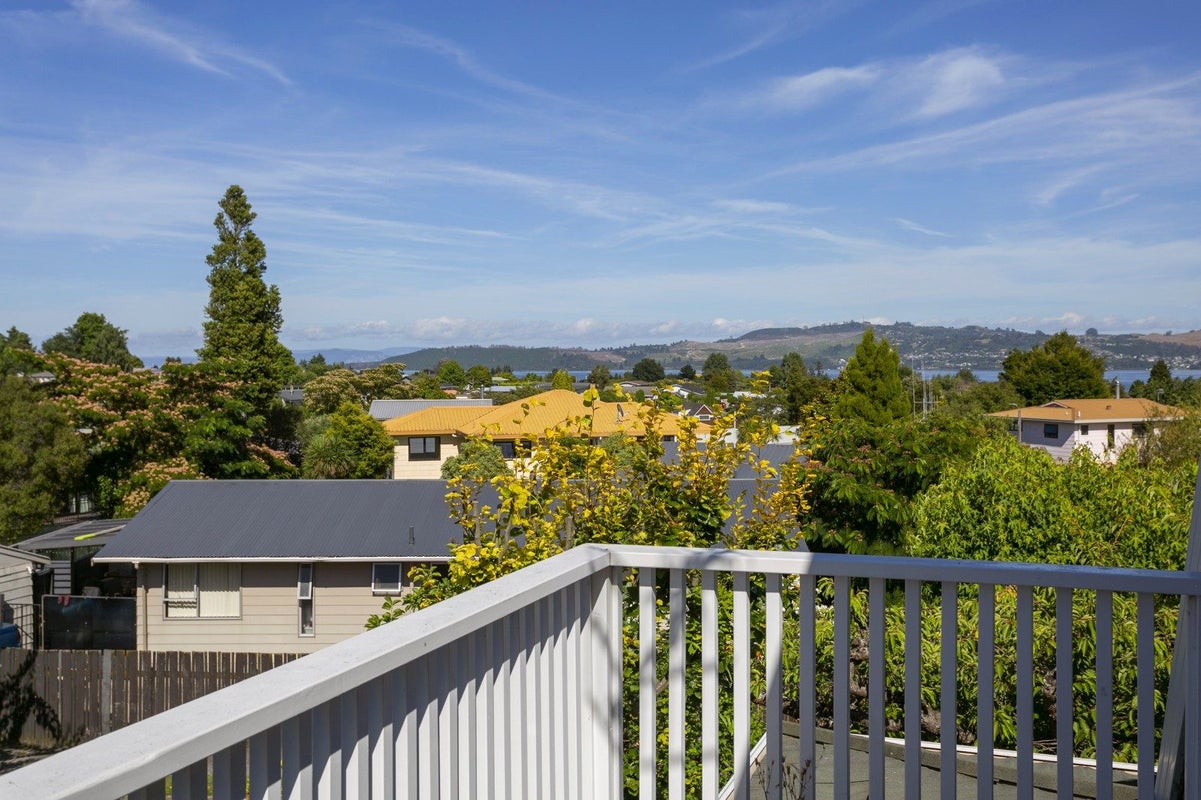 9 Holland Grove, Richmond Heights, Taupo - Carousel 1