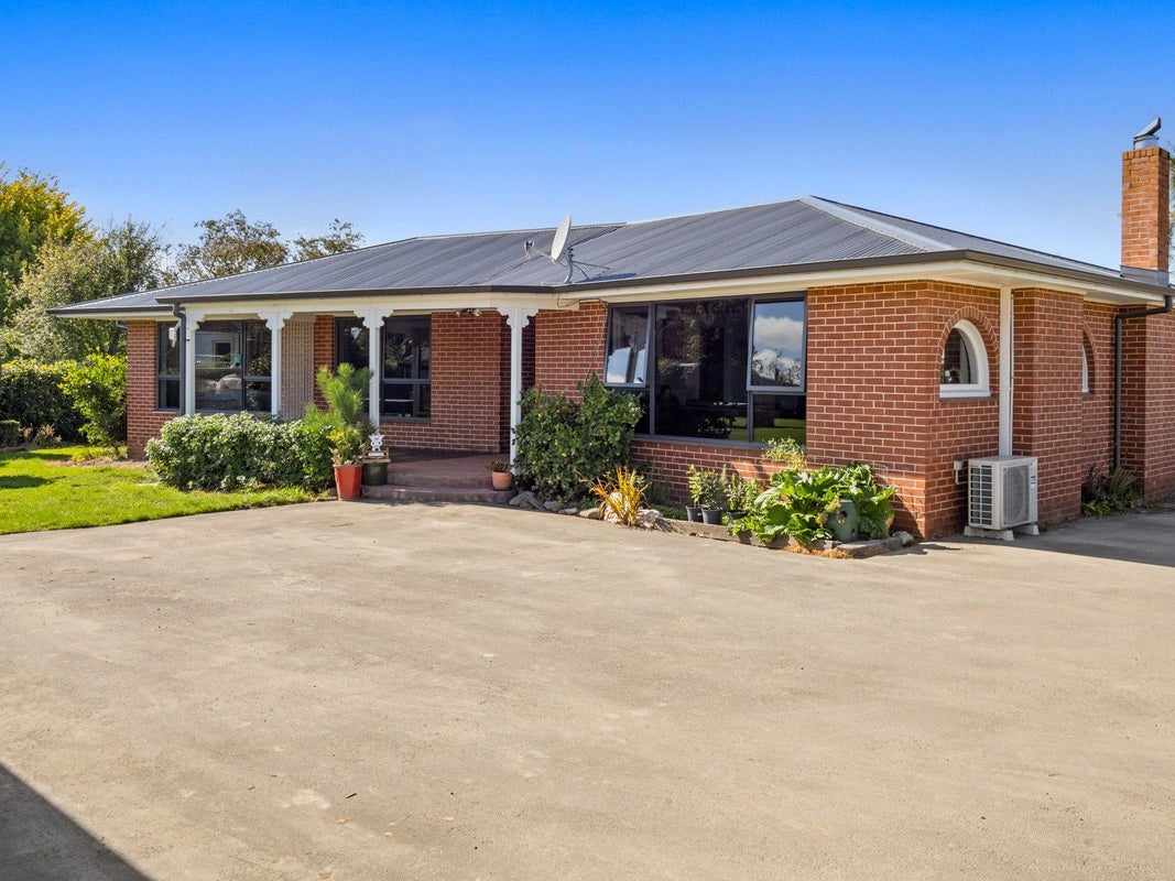 33 Brucefield Avenue, Netherby, Ashburton - Carousel 1