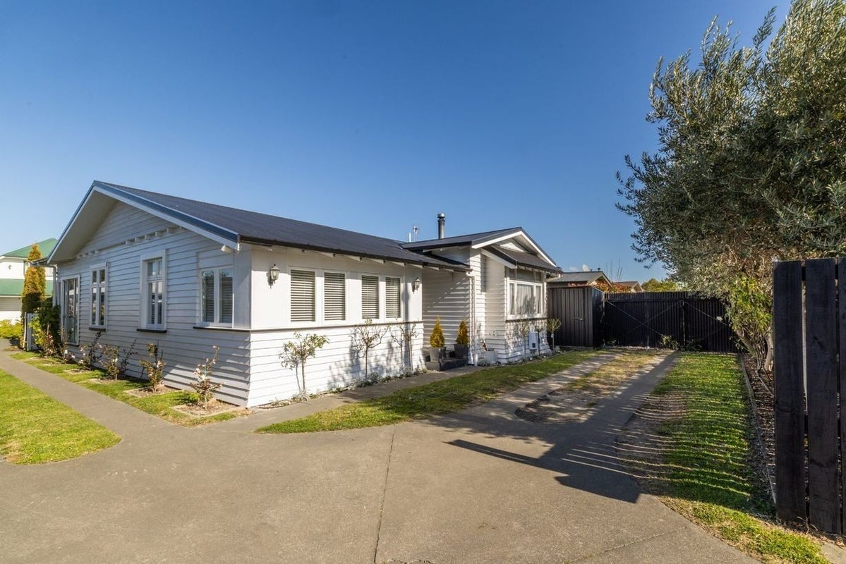 15 Taradale Road, Marewa, Napier - Carousel 1