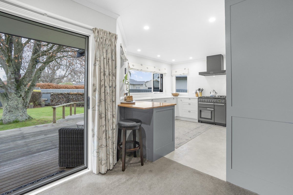 10 Howard Street, Carterton - Carousel 2