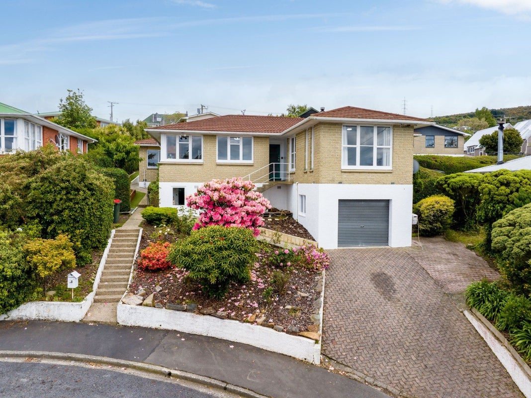 18 Hanlon Street, Halfway Bush, Dunedin - Carousel 1