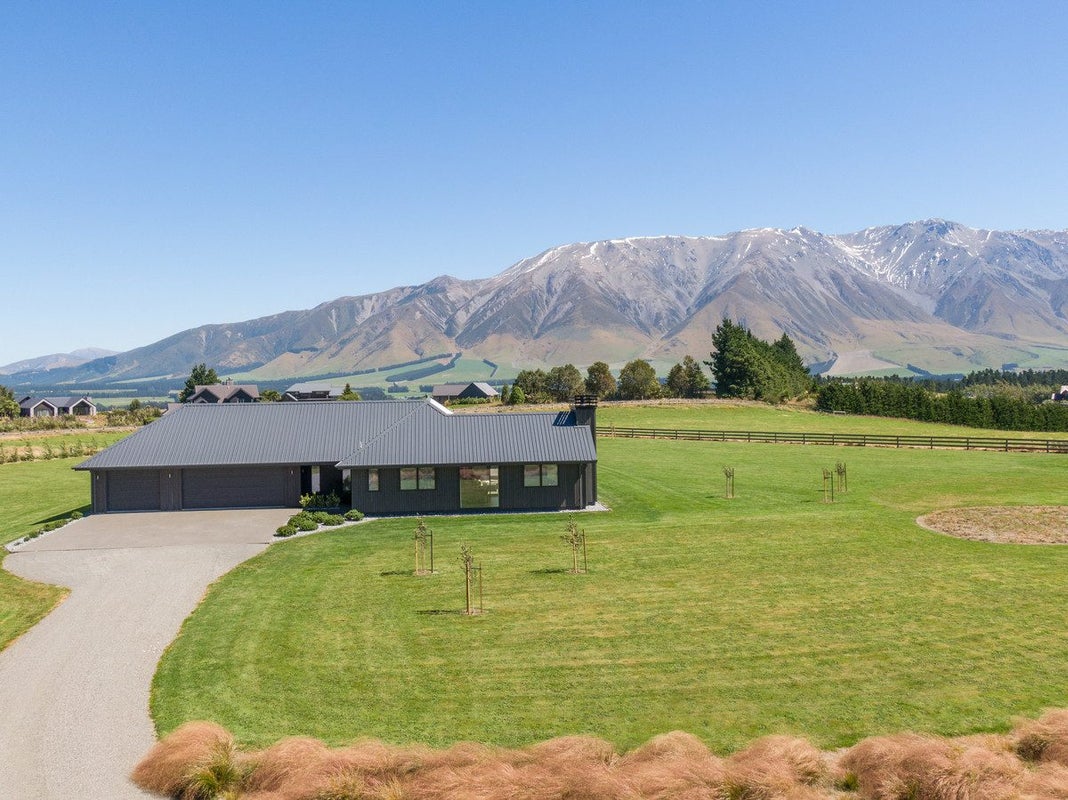 7/543 Zig Zag Road, Windwhistle, Hororata - Carousel 1
