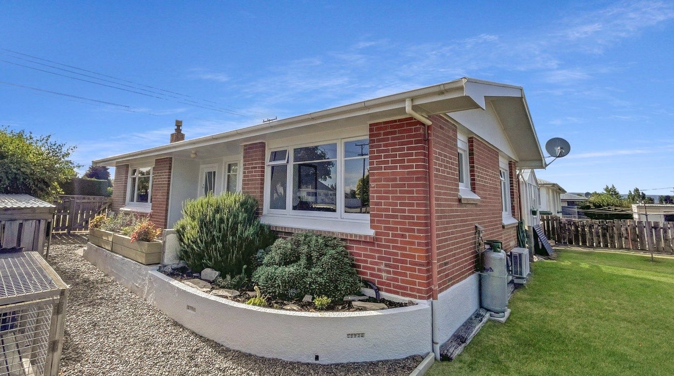 27 Dungannon Street, Ranfurly, Ranfurly - Carousel 2