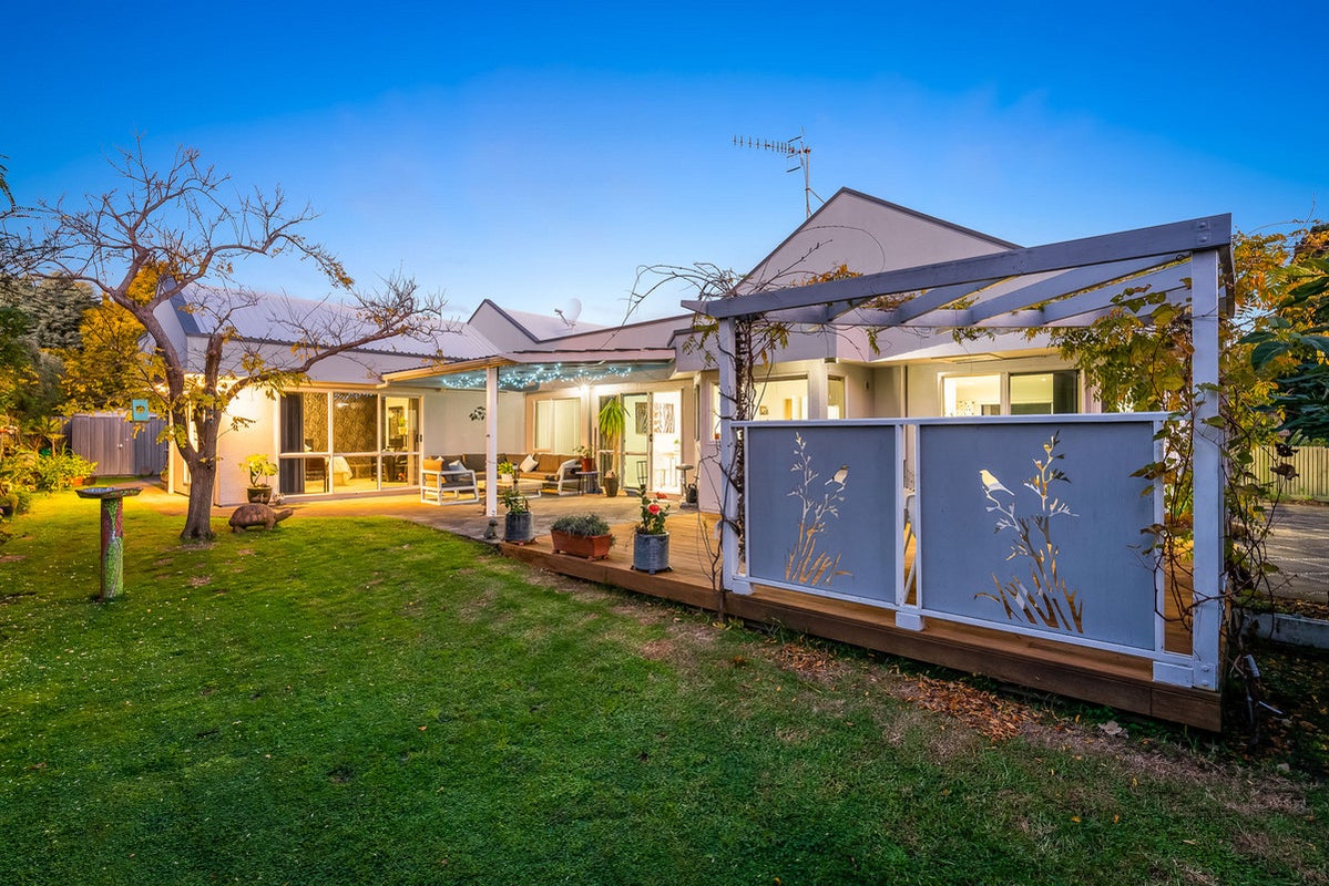 2 Tainui Street, Raumati Beach, Paraparaumu - Carousel 2