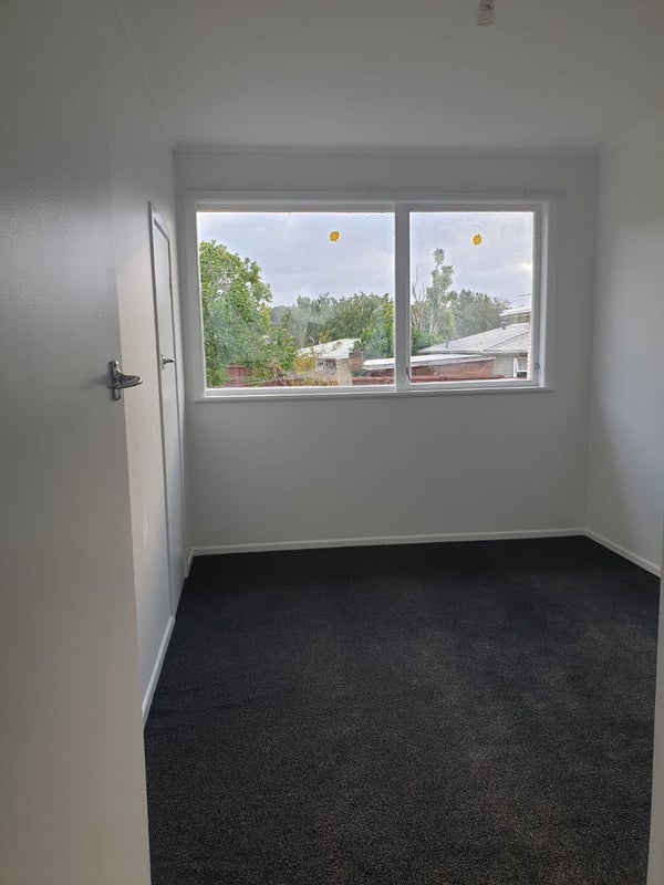 5 Lendic Avenue, Henderson, Auckland - Carousel 2