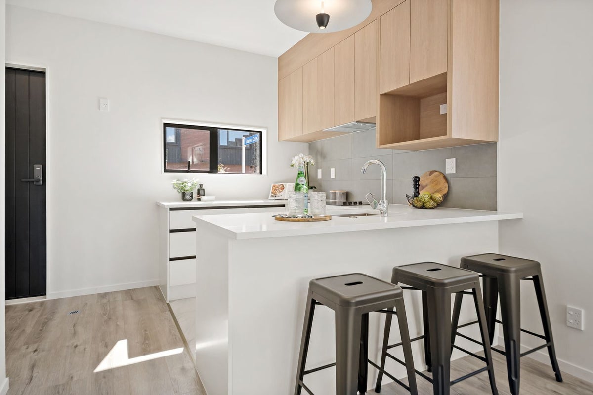 21 Tokarewa Close, Mount Wellington, Auckland - Carousel 2