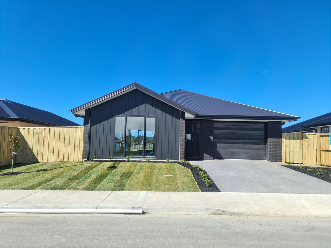 27 Quinn Crescent, Woodend, Woodend - Carousel 1