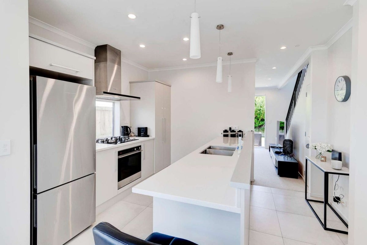 11 Costa Viva Crescent, Karaka, Papakura - Carousel 2