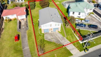 17 Divich Avenue, Te Atatu South, Auckland - Carousel 1