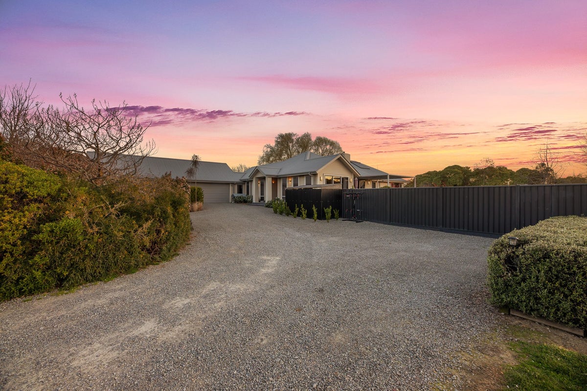 15 Inkerman Street North, Renwick - Carousel 50