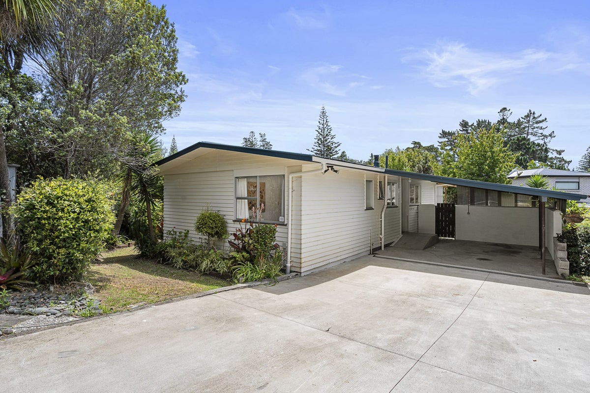 5 Papa Place, Birkdale, Auckland - Carousel 1